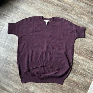High-low short sleeve sweater